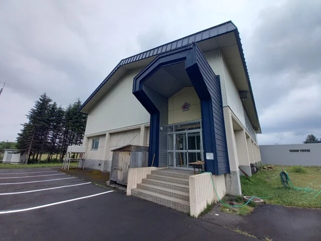 美深町 仁宇布小学校(体育館) | LED導入実績（自治体）｜あかりみらい｜自治体一括LED化をご提案 | 株式会社あかりみらい | 自治体